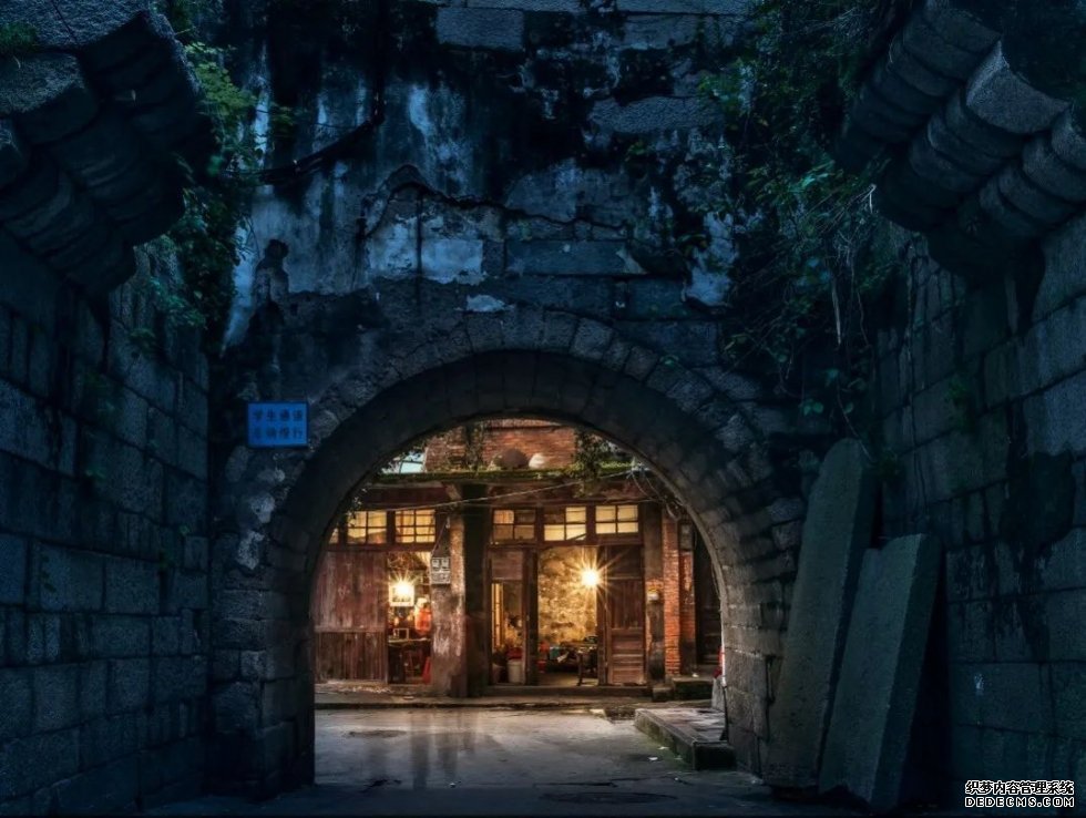 ���ݳ��֣��˾ӻ��������� ������÷�����뻭����2��