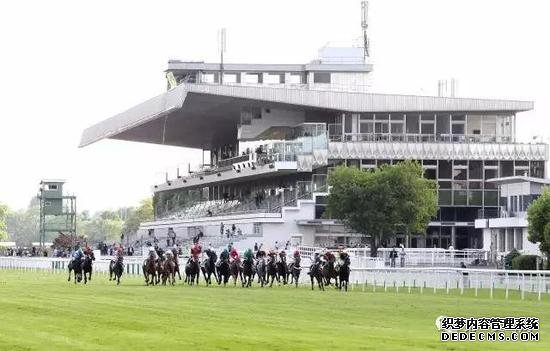  Hippodrome de Maisons-Laffitte