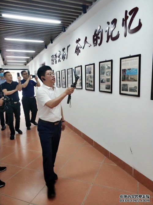 中国农业直播大联盟助农百县行:福建安溪县长在一亩田卖力带春茶