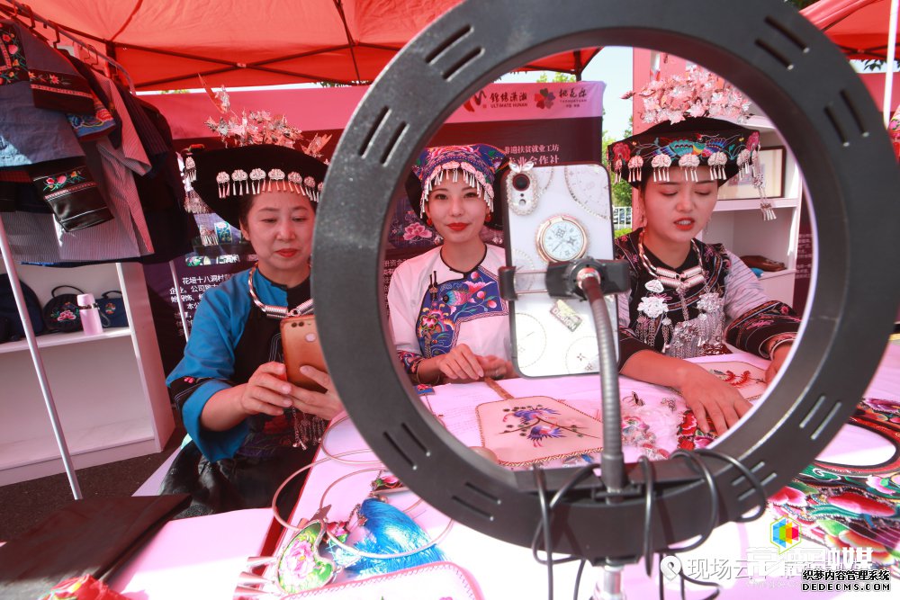 d52bcc76ce244d47a934f8db36e8b30a.jpg