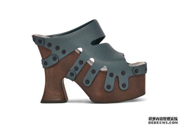 UGG + ECKHAUS LATTA 2020ϵذ