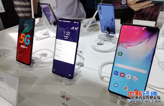 5G手机普及战打响!价格降至1500元、靠设计圈粉……