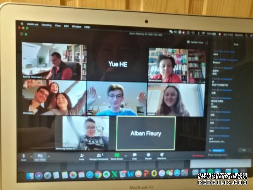 ͼΪѧ������ʦ�����Ͻ���������ŷ��ʱ����/�ܷ��߹�ͼ��