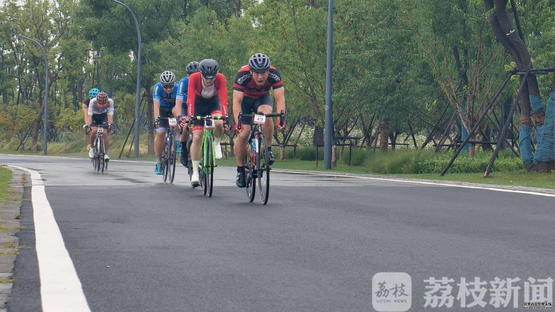 �Ͼ�ӭ�����ߺ��׳���������