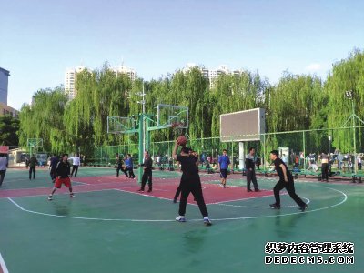 公共体育设施多了 风情线上“动”感怡人