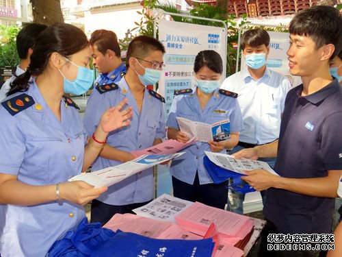 福建省龙海市市场监管局开展打击传销进社区宣传服务活动