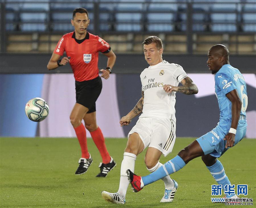 (体育)(11)足球——西甲:皇家马德里胜巴伦西亚