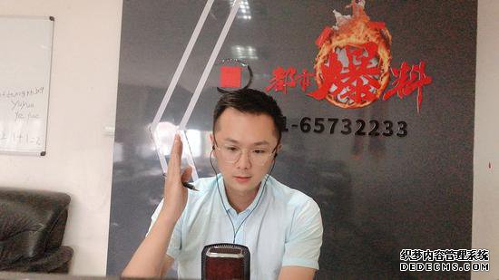 ֣�������ֻ�����������Ļ������Ӱ ��Ϊ�ۺ󣺼��Ӳ��û����