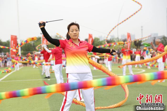 图为全民健身系列体育赛事启动仪式现场。 宝鸡市体育局供图 张一辰 摄 图为全民健身系列体育赛事启动仪式现场。 宝鸡市体育局供图 张一辰 摄