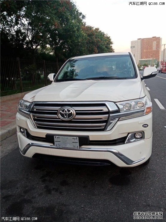 20款中东版兰德酷路泽4000最新行情报价