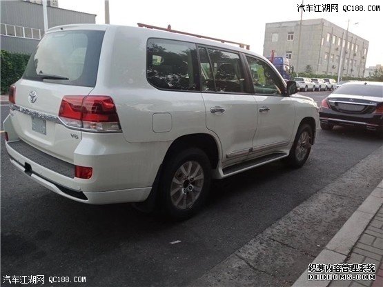 20款中东版兰德酷路泽4000最新行情报价