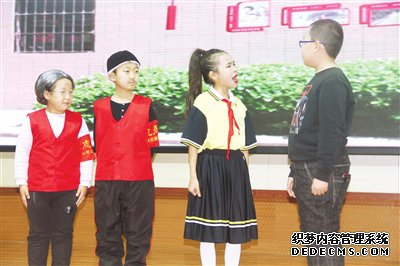 �ں��и�ѧУ��չδ�������������ǽ����