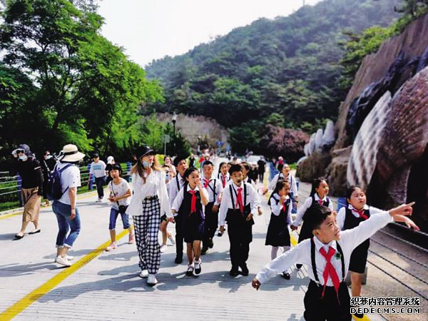 孩子们游览海之韵。图由自然资源局提供 孩子们游览海之韵。图由自然资源局提供