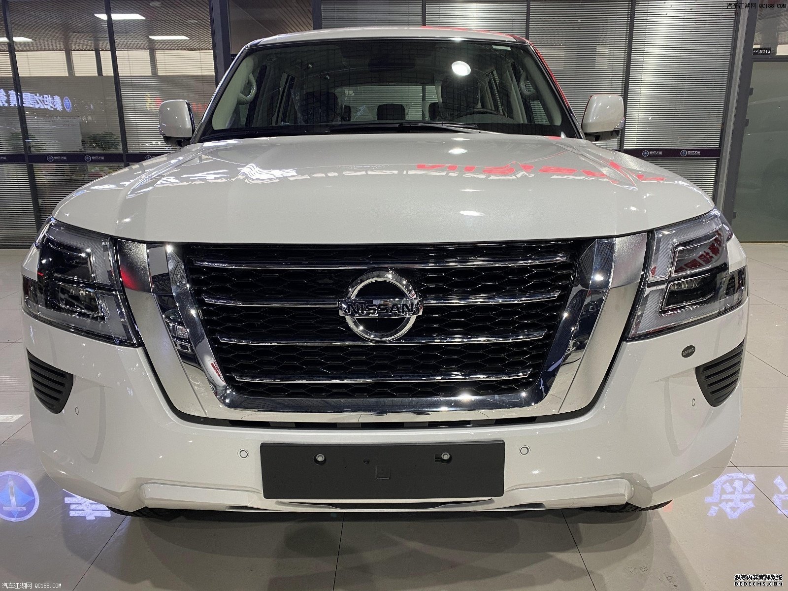 20款日产途乐Y62现车 纵享越野释放活力