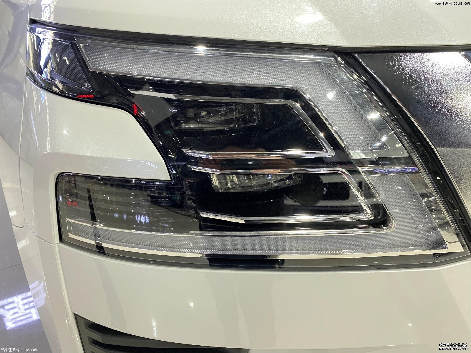 20款日产途乐Y62现车 纵享越野释放活力