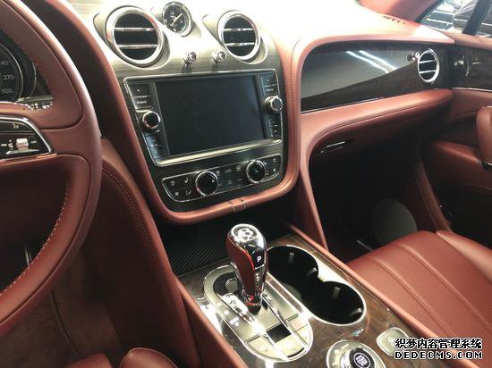 2020款宾利添越4.0T四座港口优惠行情