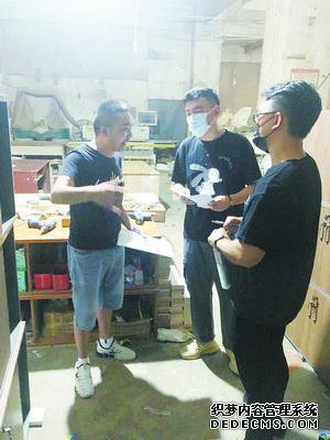 ���������ֵܡ�����һ������ �� ���Ҷ������� �����������뻧������⡣