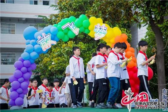 �ж�ĸУ ׷���ഺ