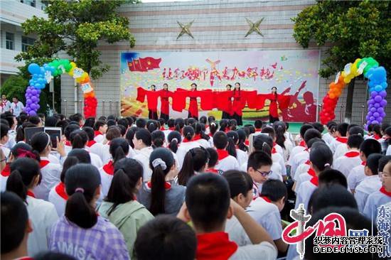 �ж�ĸУ ׷���ഺ