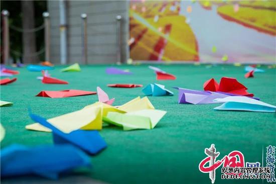 �ж�ĸУ ׷���ഺ