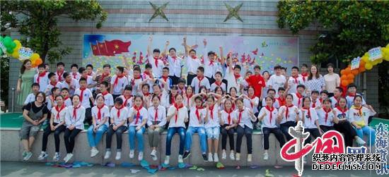 �ж�ĸУ ׷���ഺ