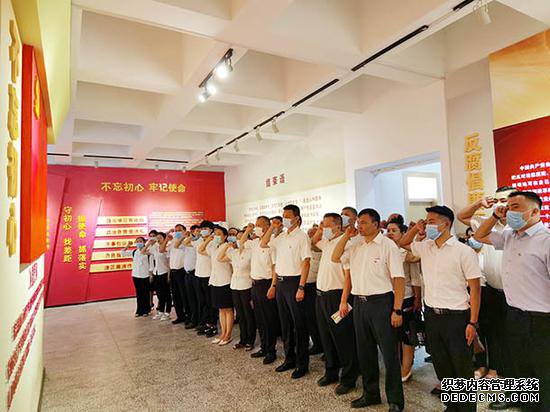 喀什公路管理局开展新颖的廉政教育月活动