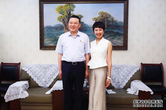 尔肯江·吐拉洪会见北京雪莲生物科技董事长陆允娟