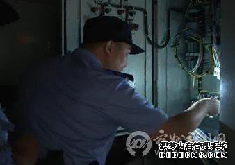 宿州埇桥警方破获系列工地建材盗窃案 受害人手握锦旗表达感激