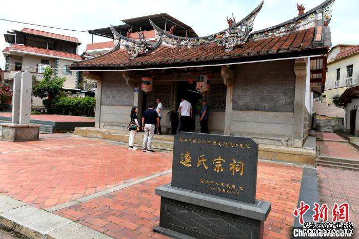 ����������������������������� ��