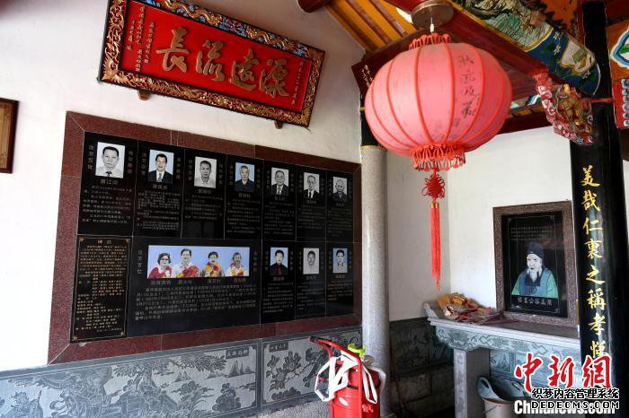 ���Ͼ��ؽ�ɽ��ϼӿ�壬��һ����Ͽ��������ӿɽ�ɵ������������á�������ӿɽ���ػ�ʼ�������ݹ��輰������档�������� ��